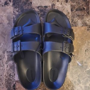 Buckle sandals